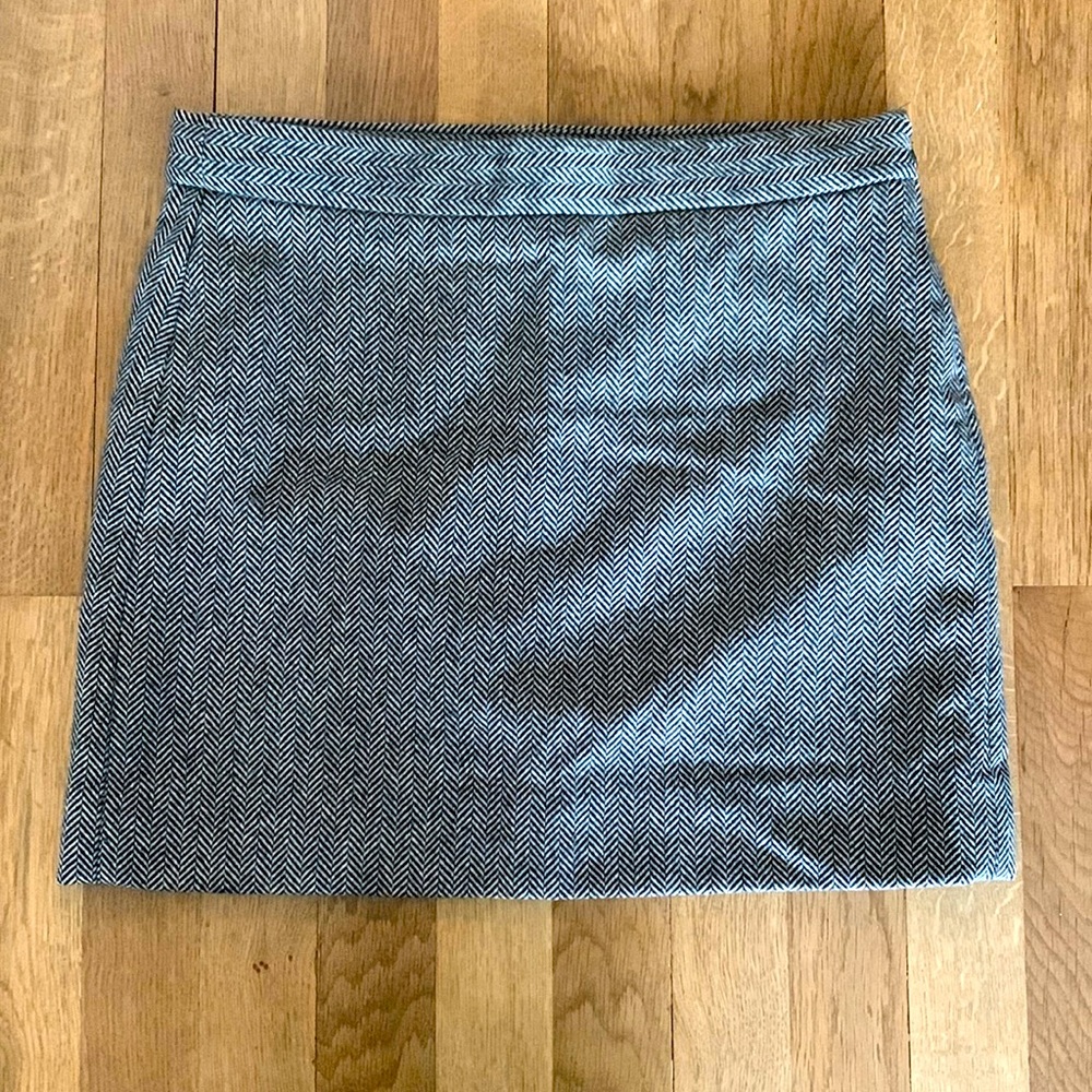 Gap skirt